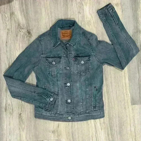 Levi’s Women’s Medium Wash Premium Denim Jean Trucker Jacket Levi Strauss Size S - Picture 1 of 9